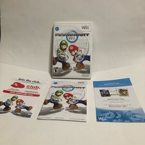 Mario Kart Wii (Nintendo Wii, 2008) Case and Manual